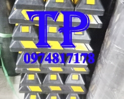 thanh cao su chặn xe hơi