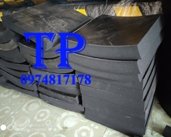 Tấm cao su đen đặc kê lót máy