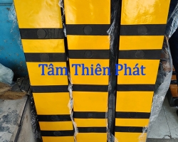 Đệm chống va cao su 